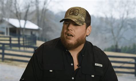 Luke Combs Got The ‘Pretty Woman’ Treatment .